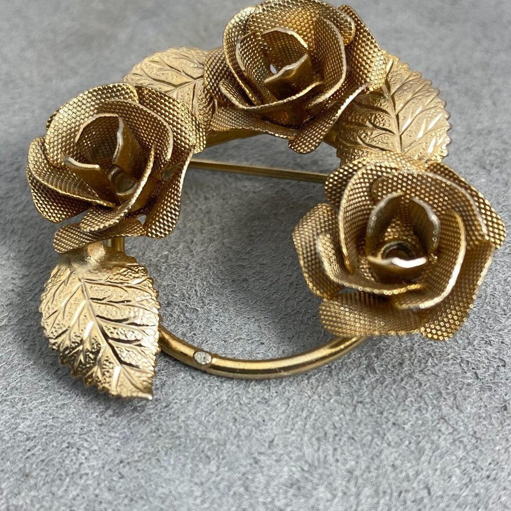 Vintage Judy Lee Gold Tone Mesh Rose Wreath Brooch - Picture 2 of 6